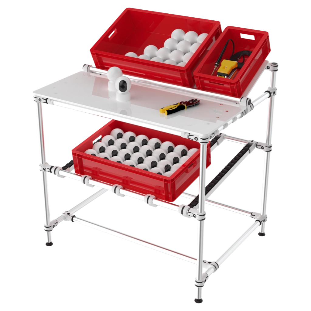Assembly workstation with FIFO